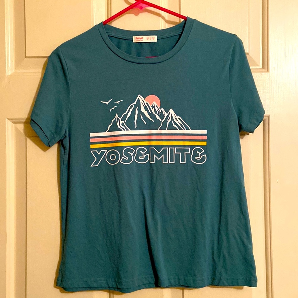 NWOT Cropped Yosemite Park Tee Size Medium
